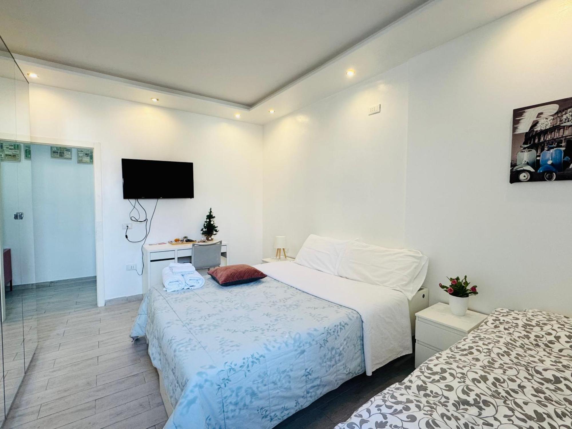Modern Room With Private Bathroom トレント エクステリア 写真
